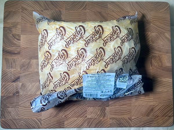 Сыр 1 кг ГОРНЫЙ СЫРОВАР (Паутинка со вкусом красной икры) в Железнодорожном